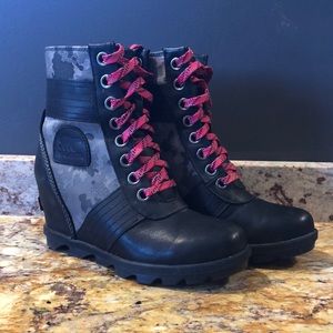 Sorel Women’s Joan of Arctic Wedge III Lexie Bootie